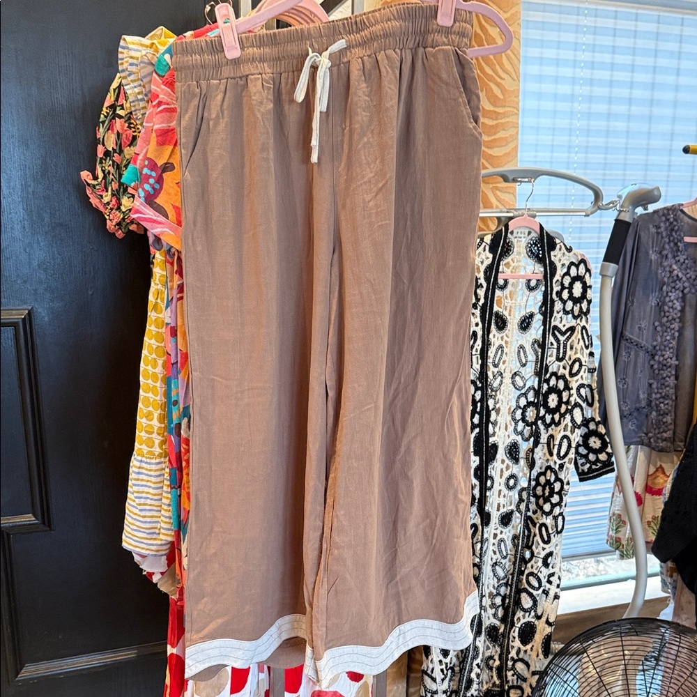 Umgee Latte Wide Leg Pants with Cream Trim